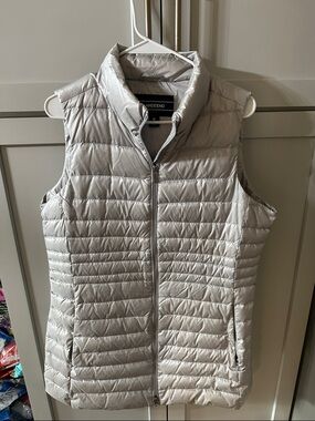 Lands' End Women's Quilted Light Gray Packable Puffer Vest